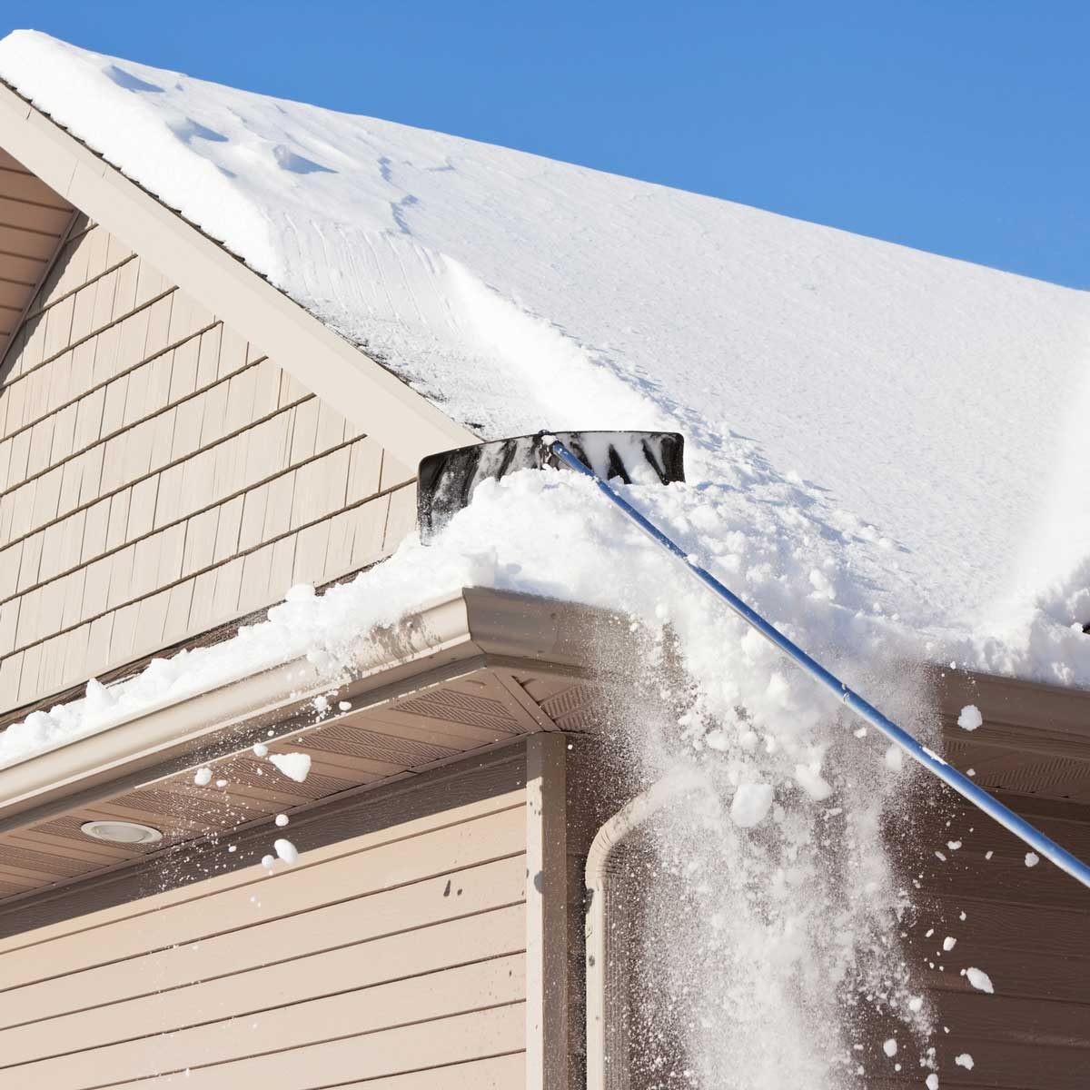snowy-roof-GettyImages-475197095